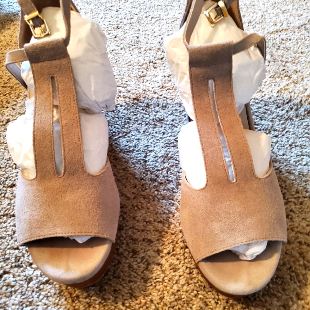 Kenneth Cole women's wedges